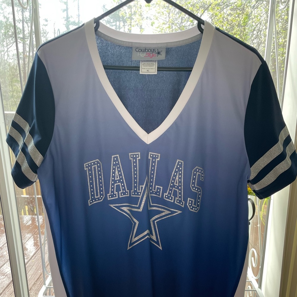 Dallas Cowboys XL t-shirt, never worn.